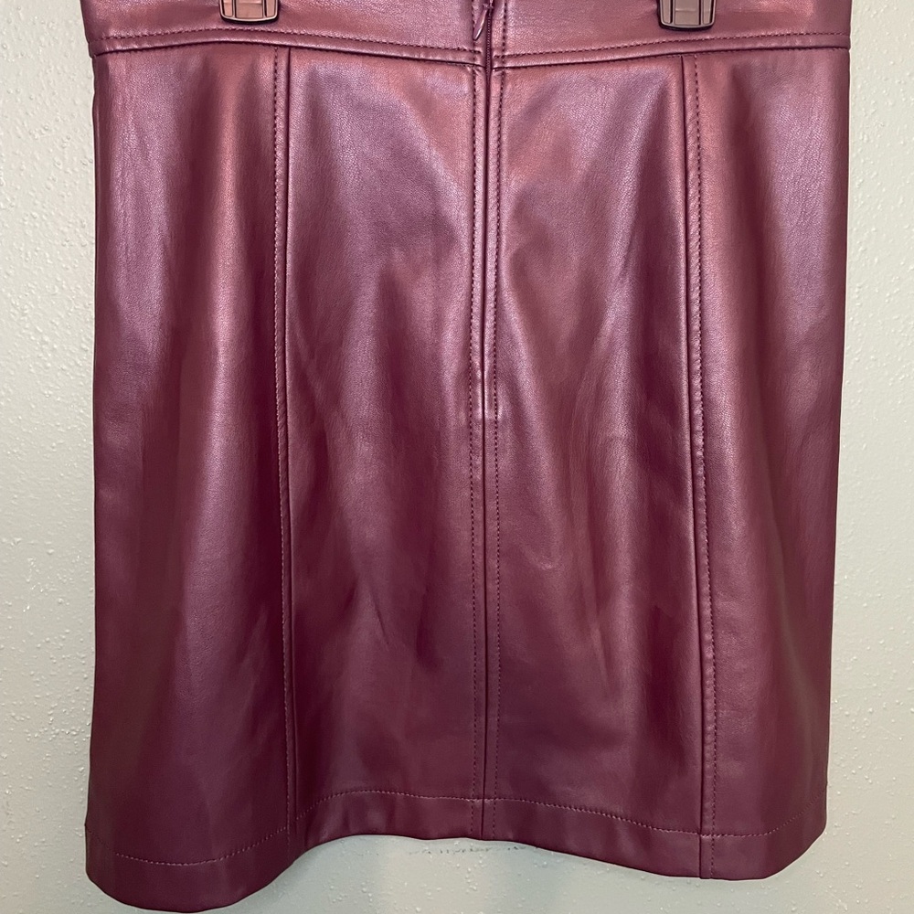 Elegant Burgundy Leather Skirt